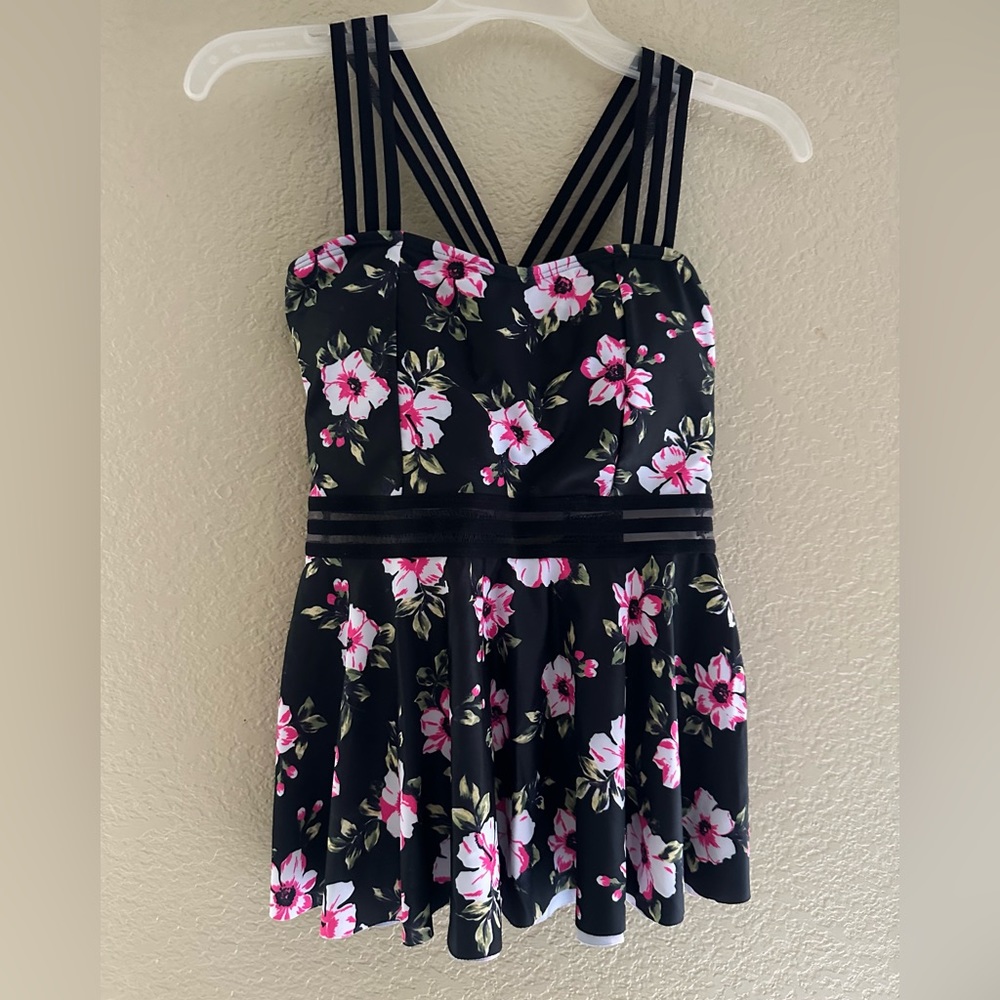 Women’s bathing suit top